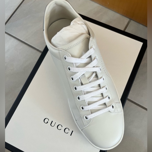 Gucci White Leather “Ace Sneakers with Interlocking G - Picture 7 of 14